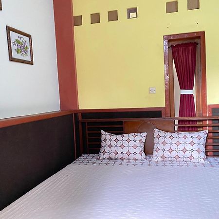 Ada Homestay Magelang Extérieur photo