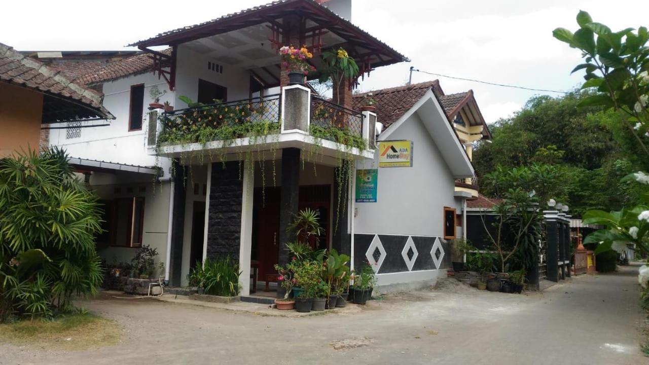 Ada Homestay Magelang Extérieur photo