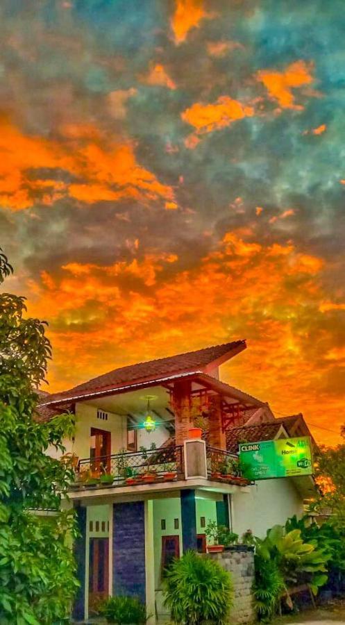 Ada Homestay Magelang Extérieur photo