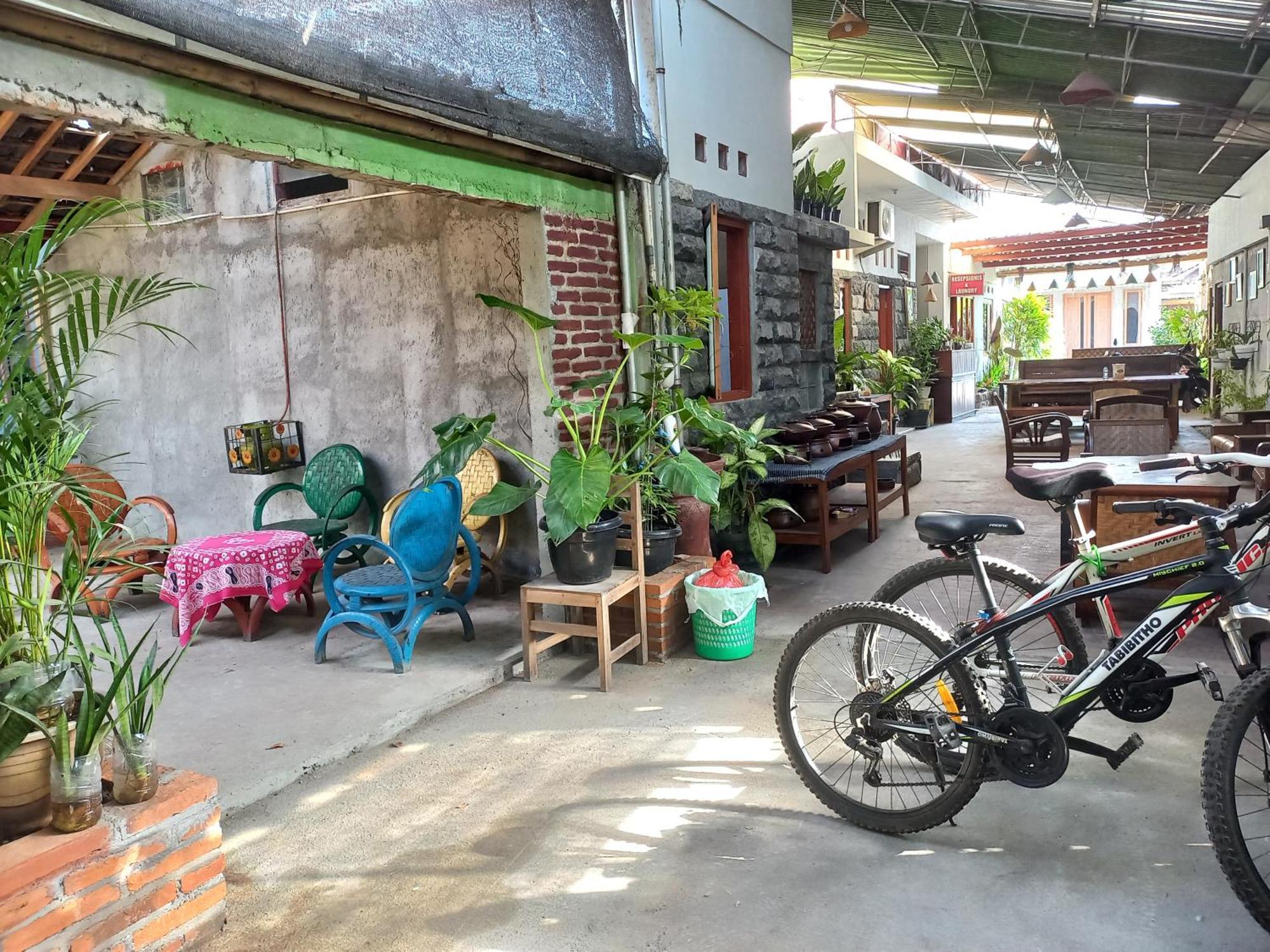 Ada Homestay Magelang Extérieur photo