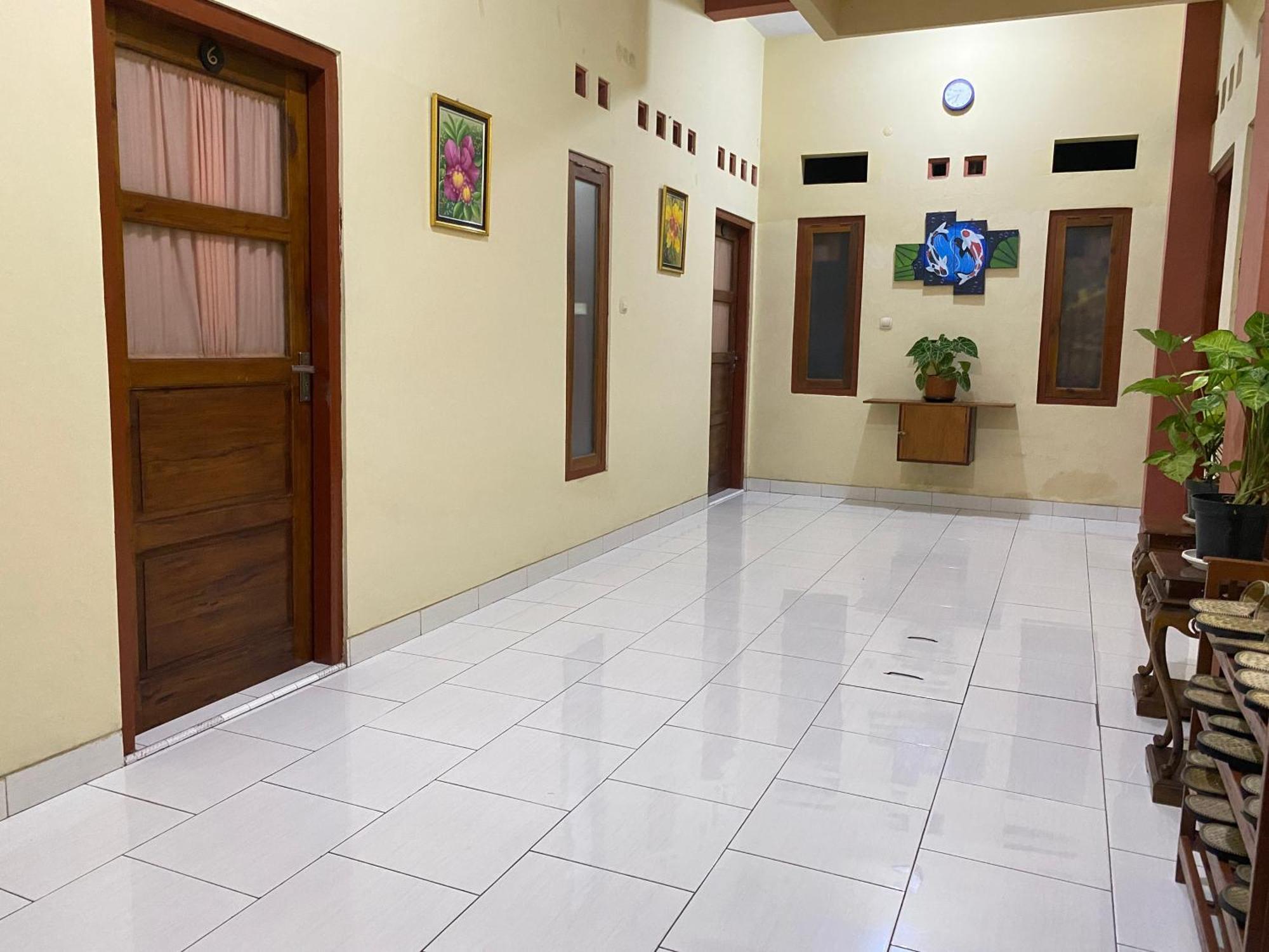 Ada Homestay Magelang Extérieur photo