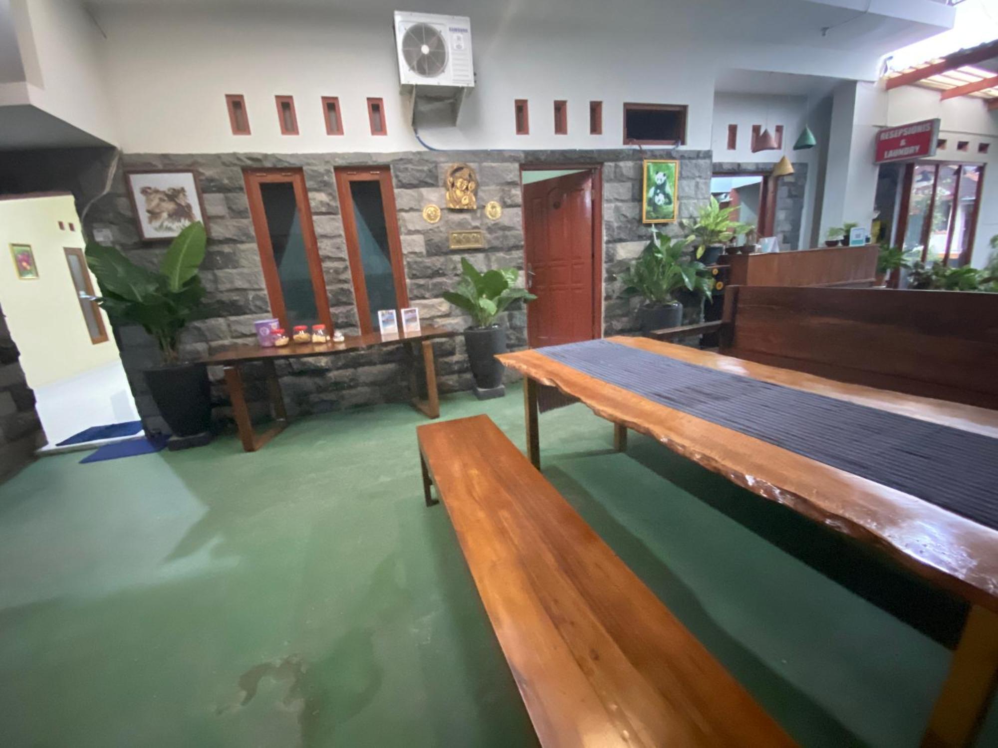 Ada Homestay Magelang Extérieur photo