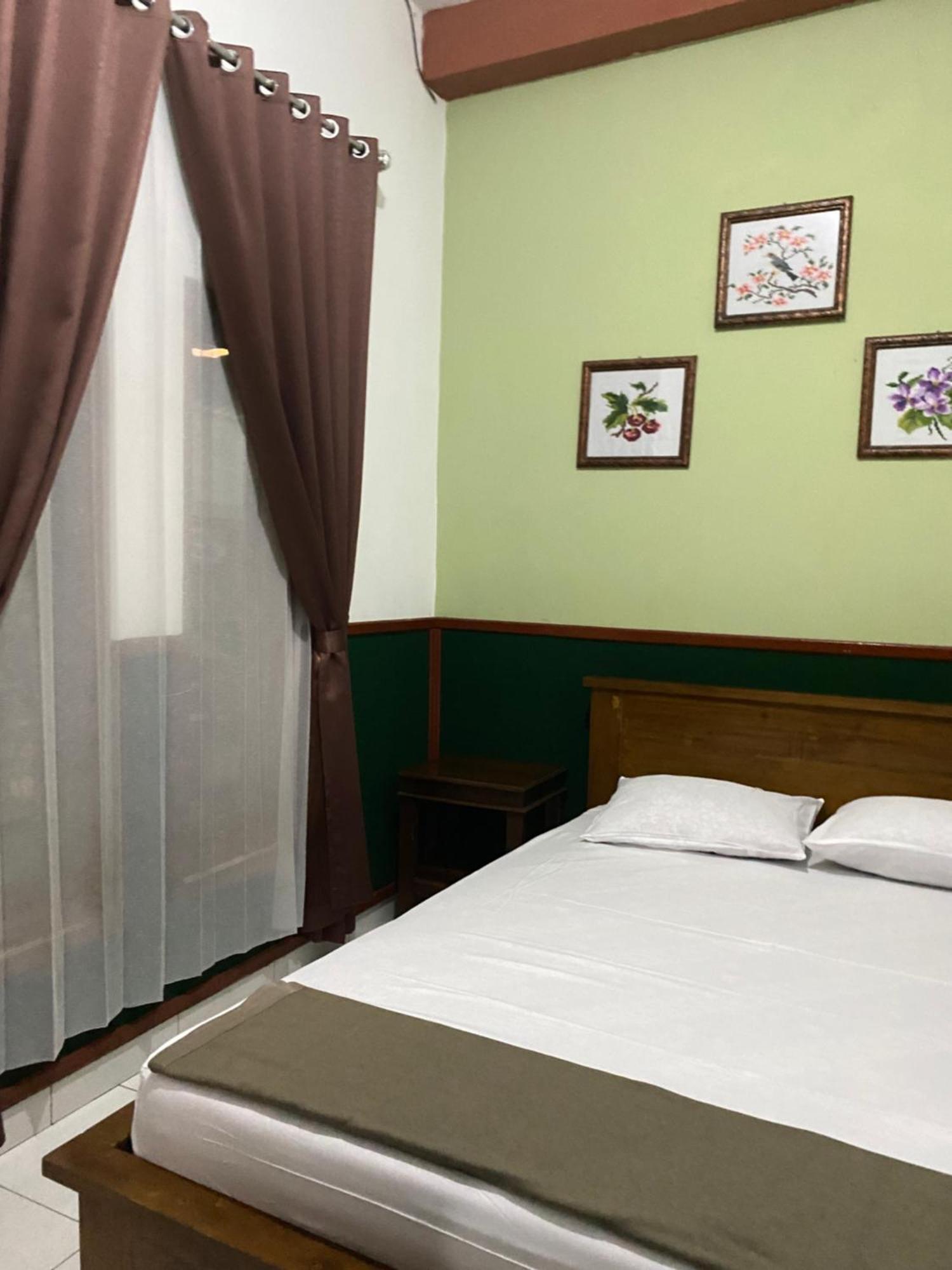 Ada Homestay Magelang Extérieur photo