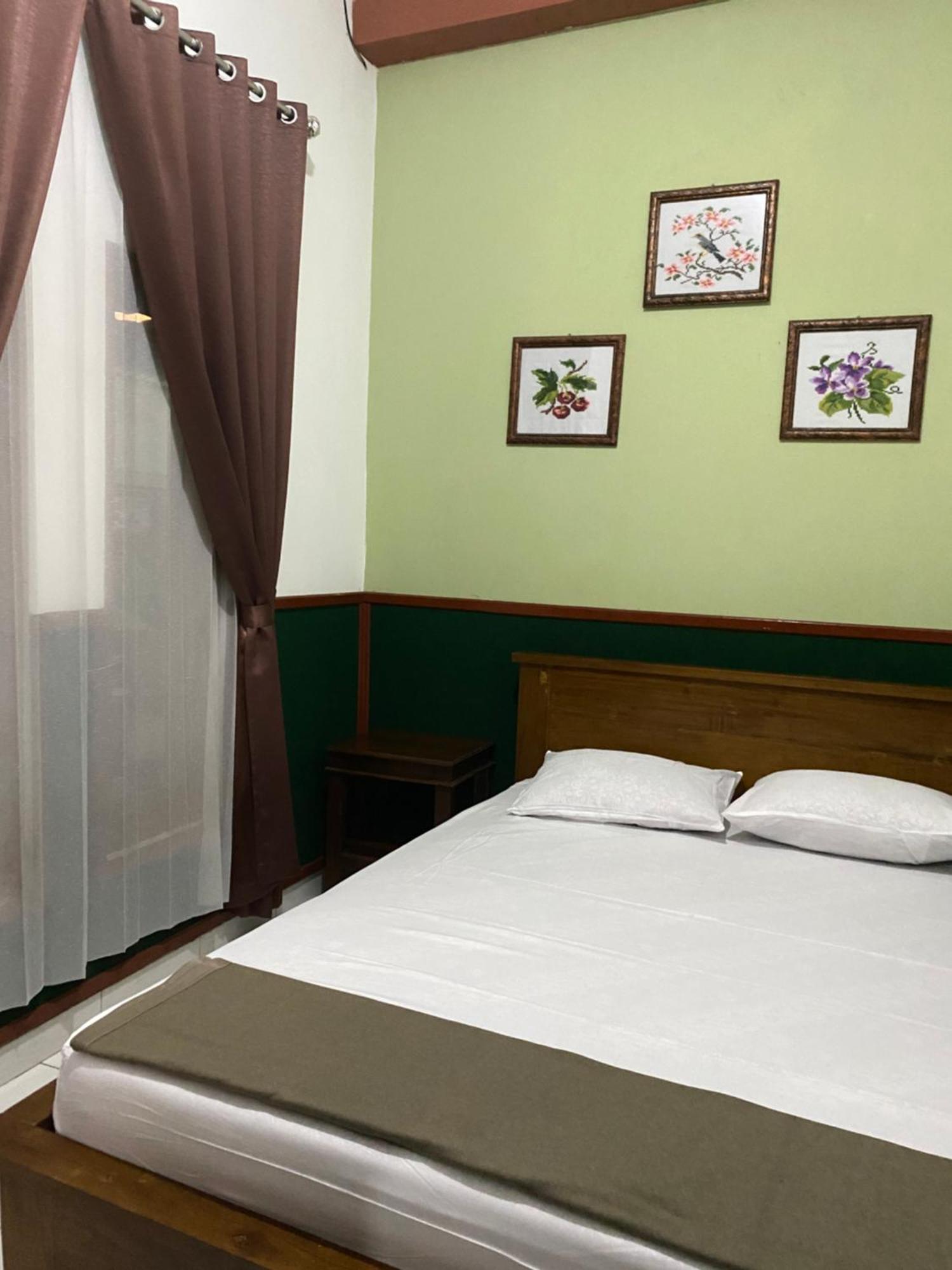 Ada Homestay Magelang Extérieur photo