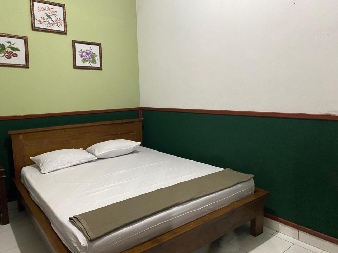 Ada Homestay Magelang Extérieur photo