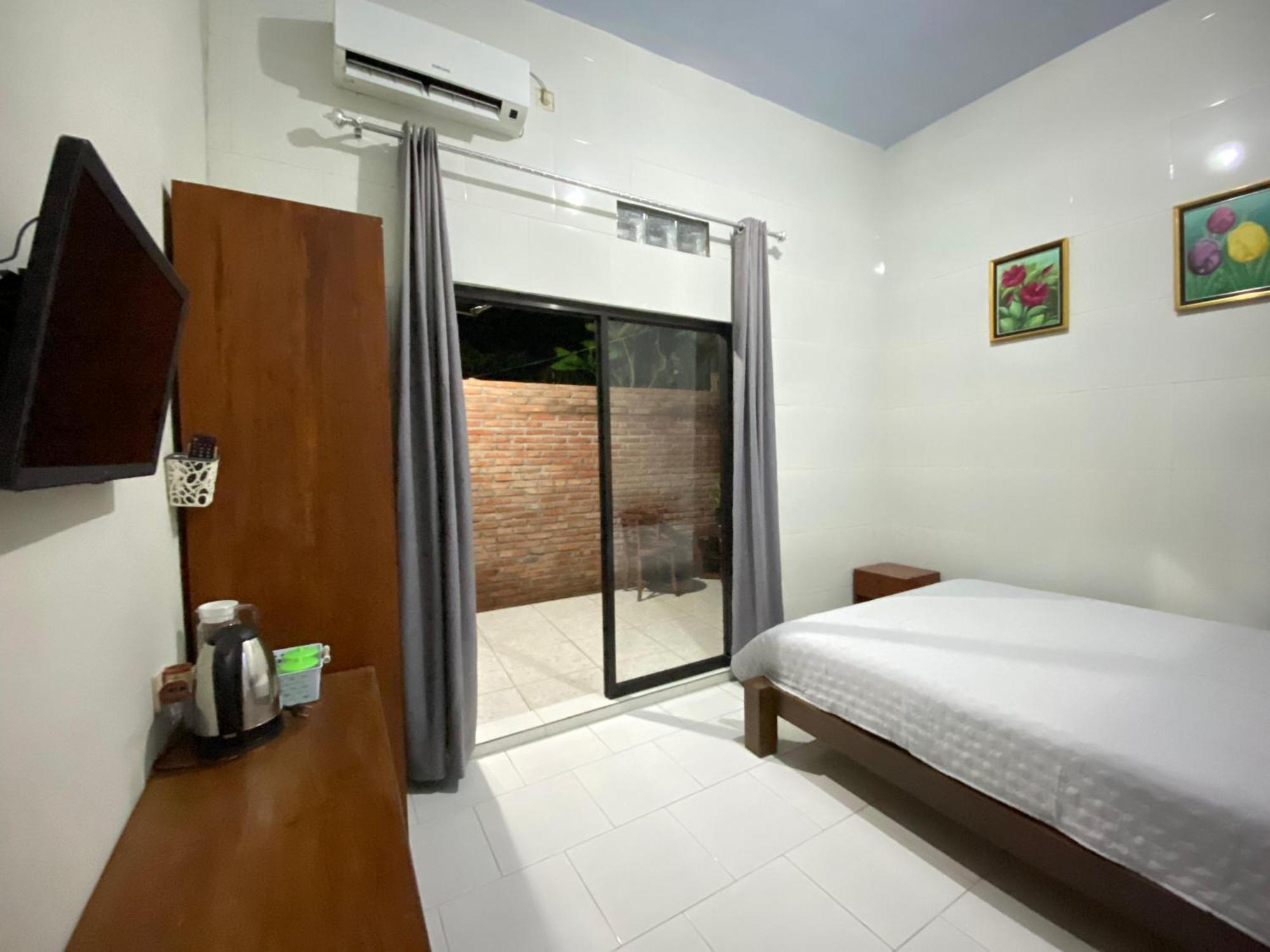 Ada Homestay Magelang Extérieur photo