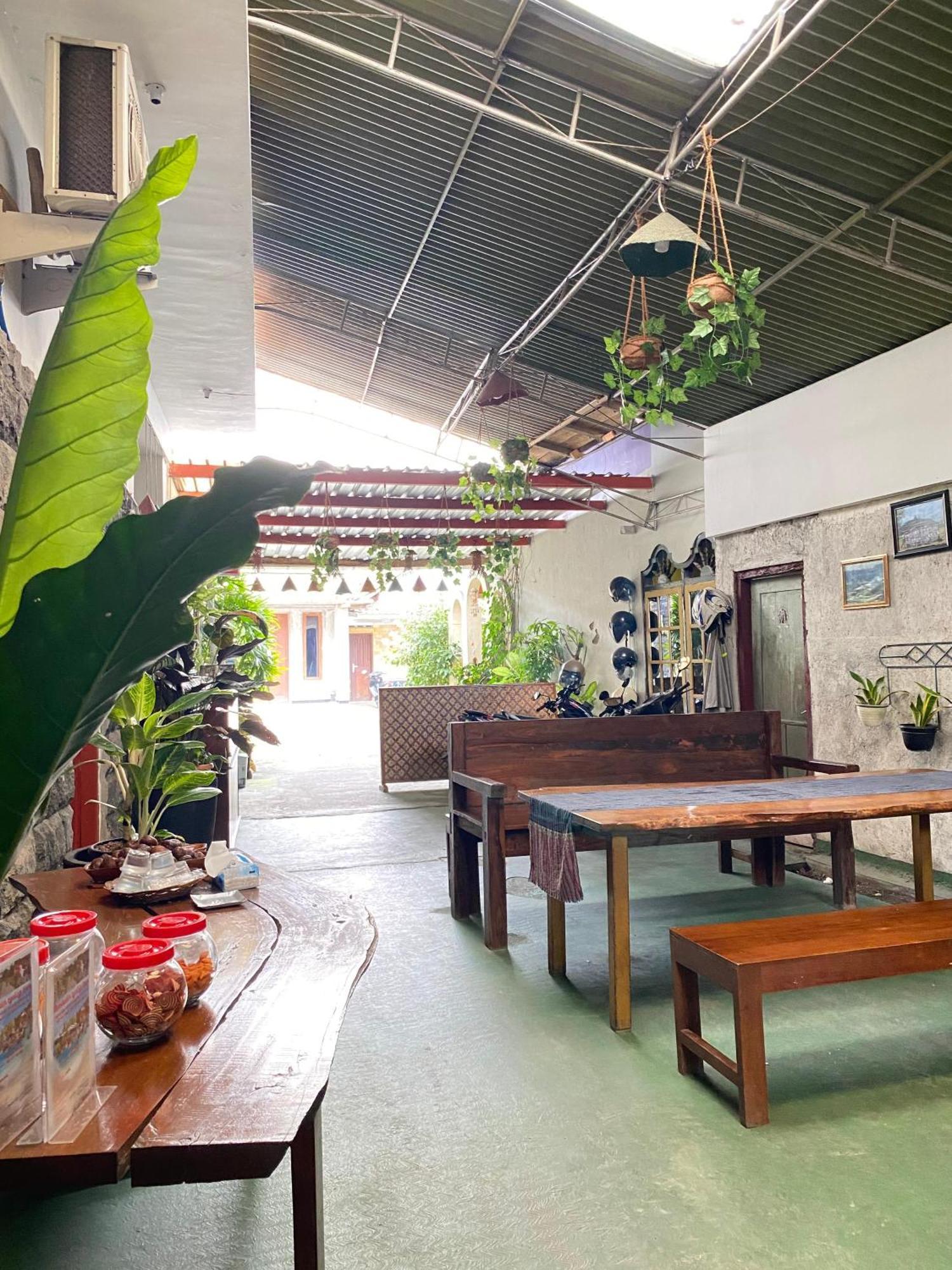 Ada Homestay Magelang Extérieur photo